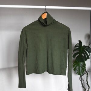 H&M Olive Green Ribbed Cropped Turtleneck Long Sleeve Top Size M